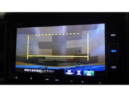バックカメラの画像です。車庫入れの安心感がアップしますね☆