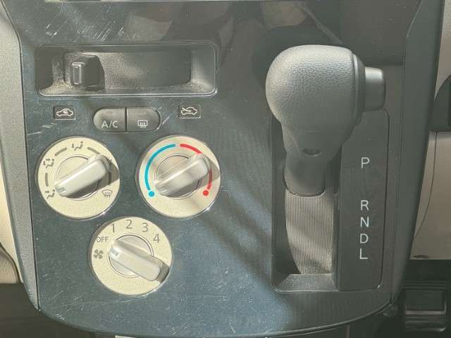 お好みのデザインのアルミホイールや、新品タイヤ、スタッドレスタイヤなどご希望の方はお知らせ下さい。車種に合わせたサイズをお調べしてご提案させて頂きます。