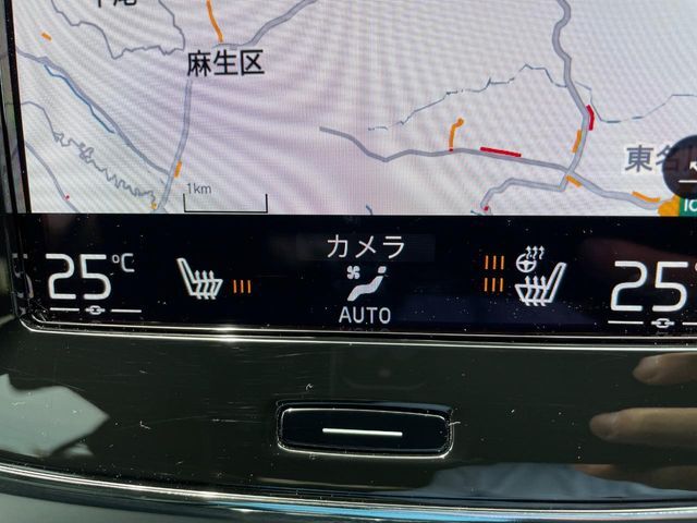 【シートヒーター】寒い日に重宝するシートヒーター！エアコンより早く温まってくれるので寒がりの人も安心ですね。エアコンの温風は乾燥するから苦手、という方にもをおすすめです。