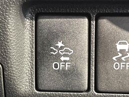 【スマートアシスト】走行中に前方の車両等を認識し、衝突しそうな時は警報とブレーキで衝突回避と被害軽減をアシスト。より安全にドライブをお楽しみいただけます。