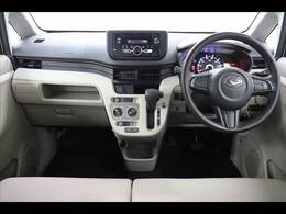 ◆弊社はクルマ年間約9000台を取引（グループ各社含む）！当店では専属のバイヤーが厳選した車輌のみ小売販売しております。また、展示車は全て第三者機関が査定済みです。