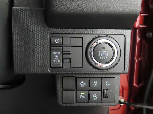左側電動のスライドドアで楽々スムース！運転席からも開閉の操作もできます♪キーのスイッチひとつで自動開閉できる便利な機能もついてます♪