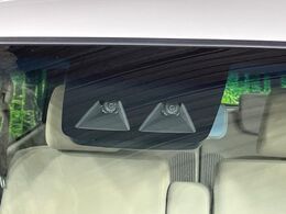 【スマートアシスト】走行中に前方の車両等を認識し、衝突しそうな時は警報とブレーキで衝突回避と被害軽減をアシスト。より安全にドライブをお楽しみいただけます。