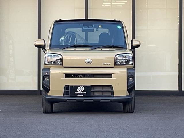 フロントフォグランプがついています！オシャレなだけでなく急な霧や暗い道でもヘッドライトを補助してくれます。