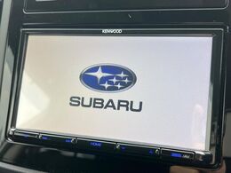 【純正ナビ】人気の純正ナビを装備しております。ナビの使いやすさはもちろん、オーディオ機能も充実！キャンプや旅行はもちろん、通勤や買い物など普段のドライブも楽しくなるはず♪