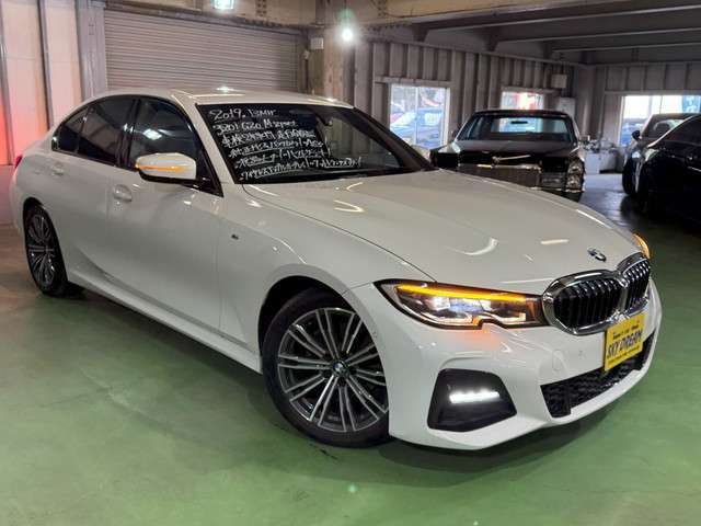 ★BMW 320i G20 Mスポーツ 2.0L 入庫です！●インテリジェントセーフティ！●アダプティブクルーズコントロール！●6色アンビエントライト！●ワイヤレスアップルカープレイ！●シートヒーター！