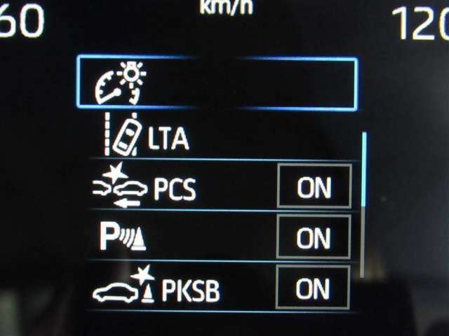 トヨタセーフティセンス、パーキングサポートブレーキ付きです。