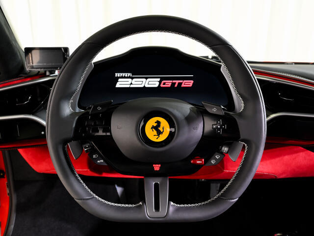 3.9リッターV8エンジンは、620馬力を発揮し、あらゆるドライビングシーンで驚異の加速力を提供します。