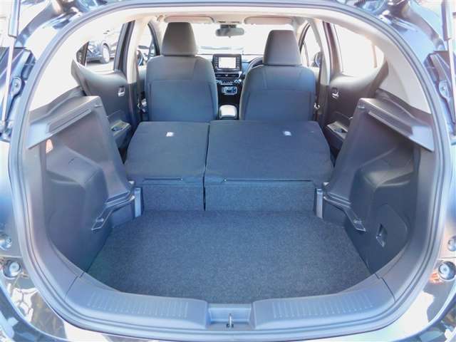 6：4分割可倒式リヤシート倒すと長物も載せれます