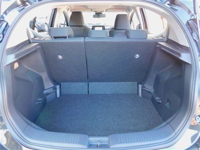 奥行きのあるラゲージスペース