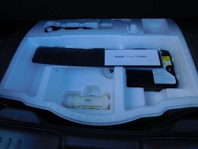 デッキアンダートレイ