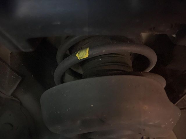 お車を安心してお乗りいただく為には、足回りの定期点検が欠かせません。サービスサポート（有償保証）では無料点検もご提供しており、安心のカーライフをお過ごしいただけるサポート体制が整っています。