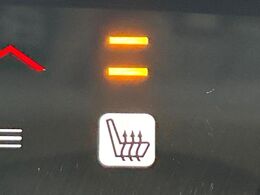 【シートヒーター】寒い日に重宝するシートヒーター！エアコンより早く温まってくれるので寒がりの人も安心ですね♪エアコンの温風は乾燥するから苦手、という方にもをおすすめです。