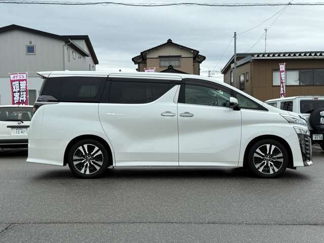 ケーユー金沢野々市店は下取りや買取したクルマを直接販売できるので、中間マージンを省くことができます。お客様の愛車を満足できる査定をいたします。