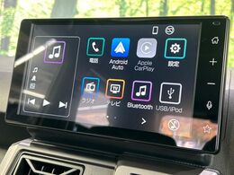 【ディスプレイオーディオ】お手持ちのスマートフォンとの連携で、ナビや音楽再生など各種アプリを使用可能。スマホに近い感覚でお使いいただけます♪