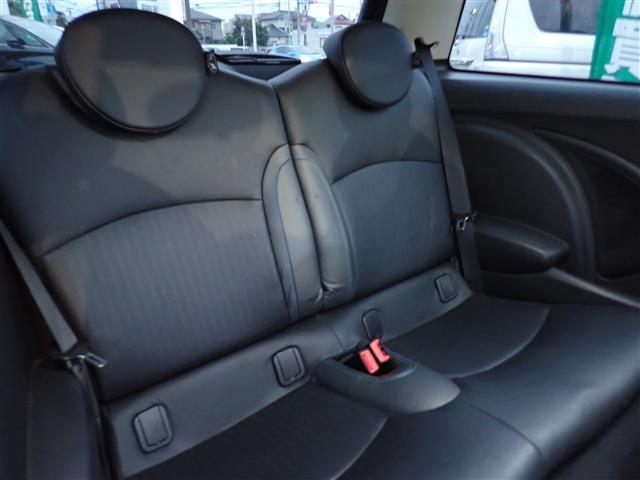 気になる車はすぐにお問い合わせください！画面右側の0066から始まる無料ダイヤルからお問い合わせ下さい！専門スタッフがお車のご質問にお答えいたします！