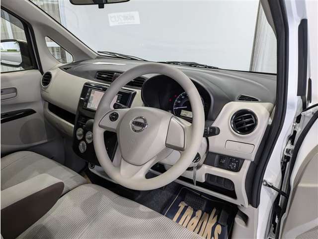 見通しのよいすっきりとした視界で、誰でも運転しやすいです。運転のしやすさは疲れにくさにも繋がりますよ♪