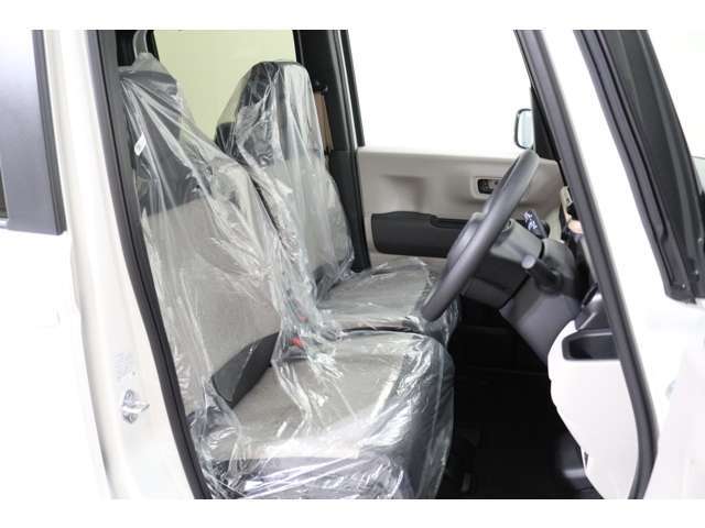 万が一に備えての代車も完備！代車にもナビやETC、バックカメラを装着！！さらに、無料貸し出し！