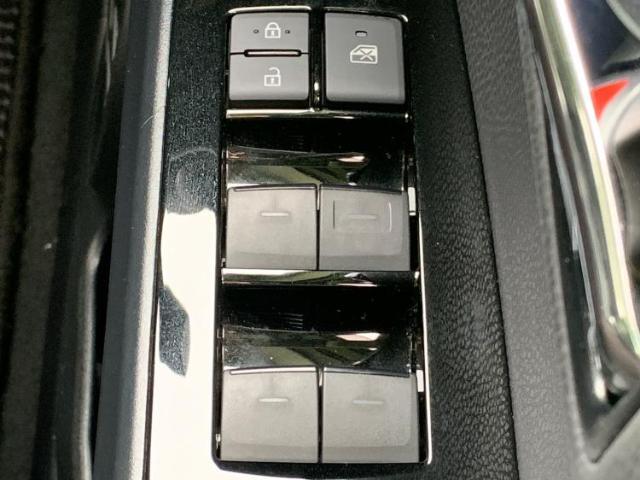 お車に合わせて無料保証以外にも、保証範囲、期間、距離を拡充させた有料保証もご用意しております！中古車の購入が初めてで不安・・・というお客様もご安心ください！