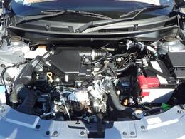 エンジンは高い燃費性能を実現する新開発のZ12E型1.2L3気筒エンジンを搭載。高速燃費化と高圧縮比化などの技術でエンジンの燃費効率を高め低燃費に貢献しています。