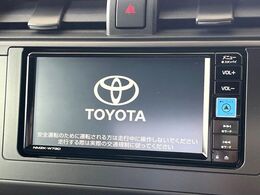 【純正ナビ】人気の純正ナビを装備しております。ナビの使いやすさはもちろん、オーディオ機能も充実！キャンプや旅行はもちろん、通勤や買い物など普段のドライブも楽しくなるはず♪