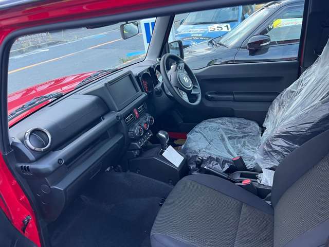 新車黒からフェラーリレッドブラックツートンNEWペイント登録済み未使用車お早めにお好きなパーツメーカでリフトUP＆ボディカスタムお得に可能です是非ご相談ください