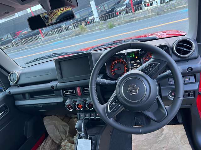 新車黒からフェラーリレッドブラックツートンNEWペイント登録済み未使用車お早めにお好きなパーツメーカでリフトUP＆ボディカスタムお得に可能です是非ご相談ください