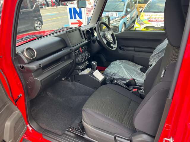 新車黒からフェラーリレッドブラックツートンNEWペイント登録済み未使用車お早めにお好きなパーツメーカでリフトUP＆ボディカスタムお得に可能です是非ご相談ください