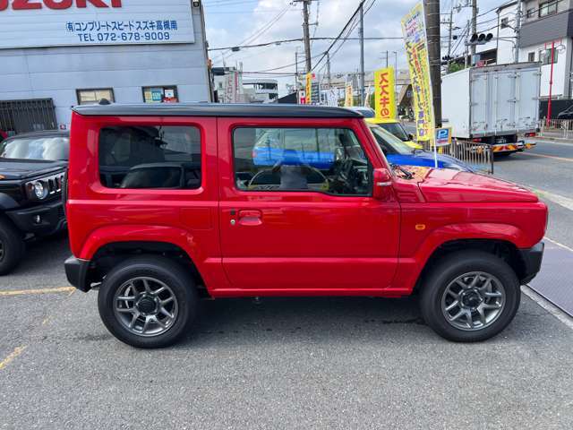 新車黒からフェラーリレッドブラックツートンNEWペイント登録済み未使用車お早めにお好きなパーツメーカでリフトUP＆ボディカスタムお得に可能です是非ご相談ください