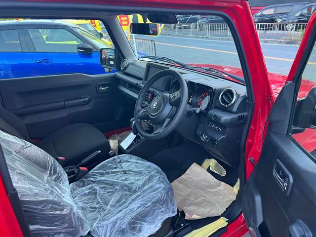 新車黒からフェラーリレッドブラックツートンNEWペイント登録済み未使用車お早めにお好きなパーツメーカでリフトUP＆ボディカスタムお得に可能です是非ご相談ください