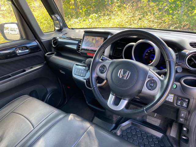 仕入れの際は車内の匂いを一番に確認します。私は煙草を吸わないので加熱式ですらかなり匂いを感じます。強い芳香剤やタバコの匂いがする車両は私が嫌なので基本的に仕入れません。※禁煙車とは限りません。