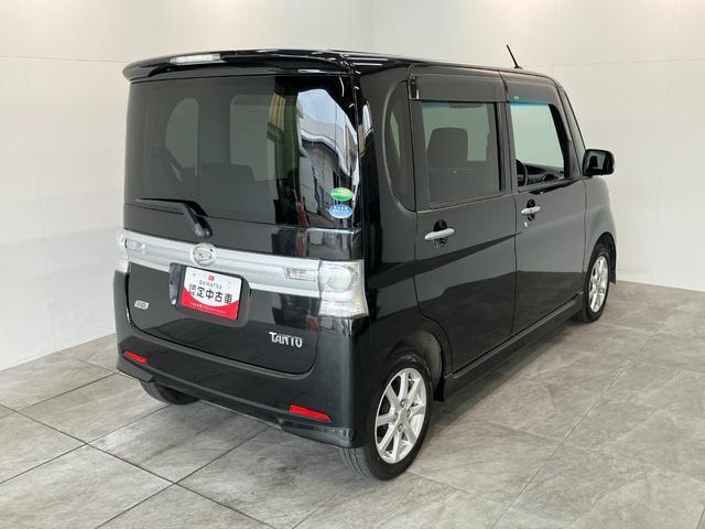 お客様にぴったりなおクルマをお選びいただけますように様々な展示車をご用意致しております！ダイハツの軽自動車だけではなく、他メーカー車やコンパクトカー・ミニバンなども数多く取り揃えております！