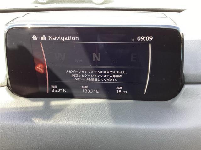 ナビSDは付いていません。新たに購入いただくかスマホナビを連携してご使用ください。
