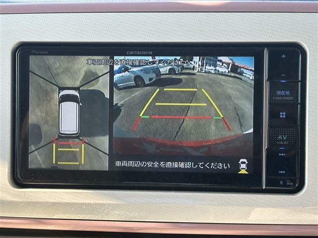 【パノラマモニター】上から見たような映像で死角が少なく駐車が苦手な人でも安心です。