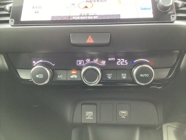 汗ばむ夏・ジメジメする梅雨時・冷え冷えする冬も簡単操作で、一年中快適です。お好みの温度をセットするだけで、エアコンの風量などを自動でコントロールします！