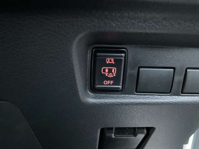 ハンズフリースライドドアが付いて楽に開閉が出来ます