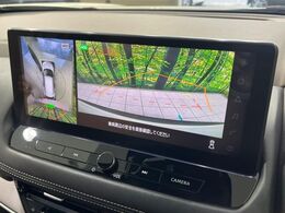 【アラウンドビューモニター】専用のカメラにより、上から見下ろしたような視点で360度クルマの周囲を確認することができます☆死角部分も確認しやすく、狭い場所での切り返しや駐車もスムーズに行えます。