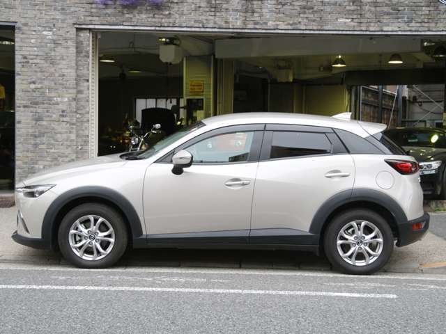 全長×全幅×全高：4,275×1,765×1,550mm、車両重量 1,370kg