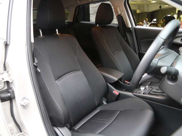 使用感がでやすい運転席側シートですがご覧のようにきれいな状態となっております。ご覧のようにきれいな状態となっております。0078-6002-667525までお気軽にお問合せ下さい。
