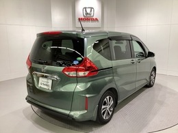 Honda認定中古車 U-Selectは3つの安心をお約束します。　1　Hondaのプロが整備した安心。 2　第三者機関がチェックした安心。　3　購入後もHondaが保証する安心。