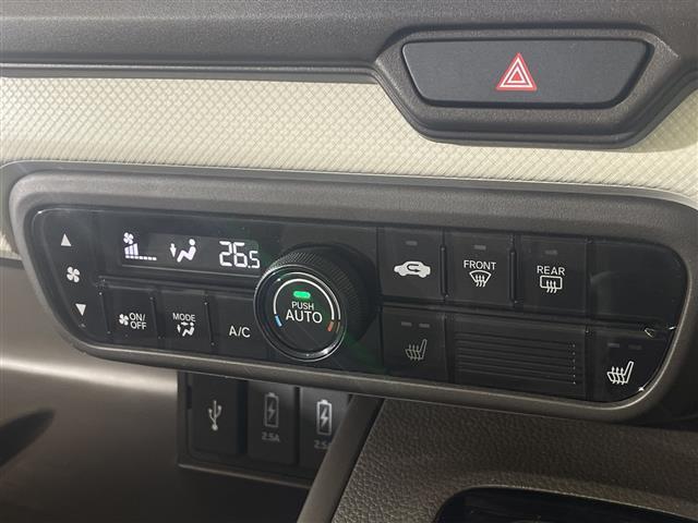 【運転席操作部】『運転席周辺の装備』の画像になります。快適なドライブを楽しむための機能が装備されています！運転席から触れるので使いやすいです！