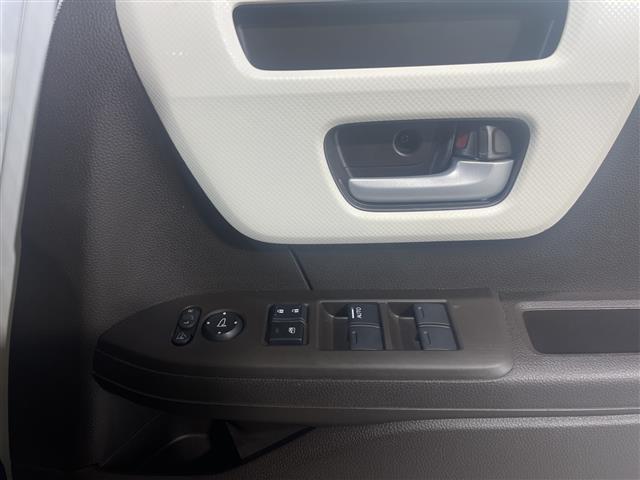 【窓操作部】『窓周辺/窓周辺装備』の画像になります。写真の内容に関してご不明点、ご質問等がございましたらお気軽にガリバー店舗までお問い合わせください。