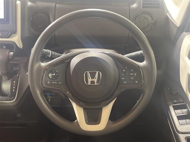 【ハンドル】『ハンドル/ステアリング』の画像になります。写真の内容に関してご不明点、ご質問等がございましたらお気軽にガリバー店舗までお問い合わせください。