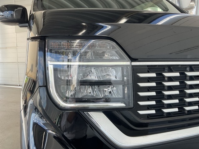 明るくて長寿命のLEDヘッドライト採用