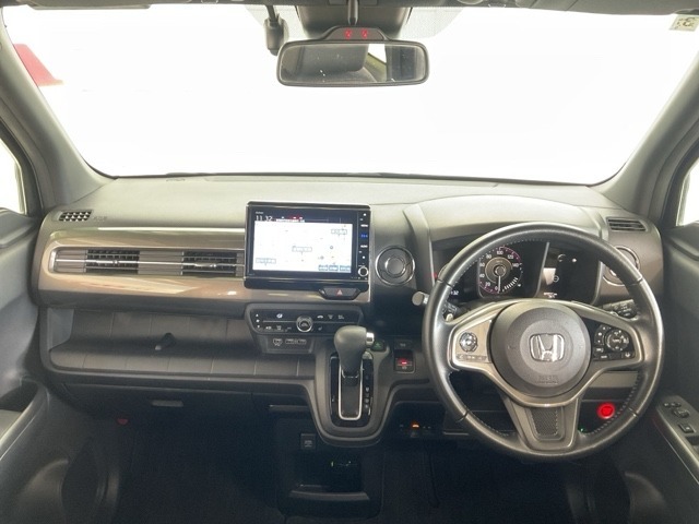 シンプルかつ操作性・視認性に優れたインテリアデザイン！