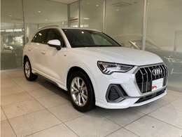 《Audi認定中古車》ならではのクオリティ、高度な訓練・教育を受けたAudi専門のメカニックがご納車前に100項目にも及ぶ精密な点検を行います。