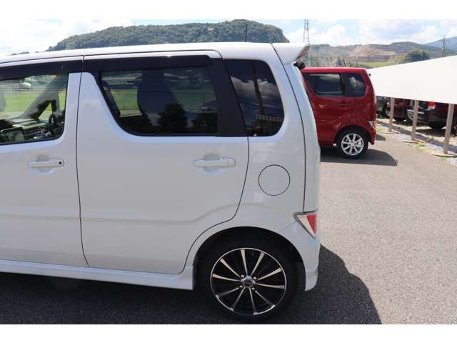 全国何処へでも、ご自宅まで当社スタッフが責任を持って納車させて頂きますので、どうかご安心下さいね♪