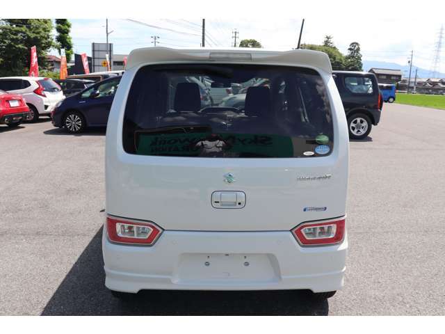 中古車はその性格上多少なりの傷がある場合がございます。包み隠さず各パネル毎の写真もご用意しておりますので、ネットで展示車を一周見て頂けた感覚になりますよ！