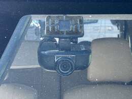 自社整備工場を併設しておりますので、納車前の整備やアフターサービスもお任せください。