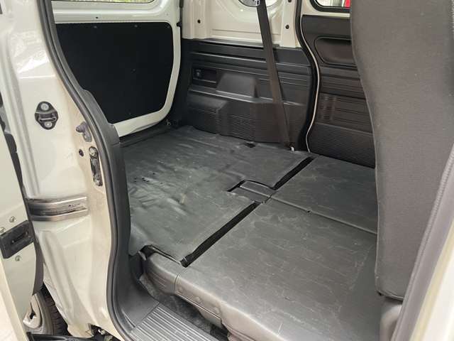 基本プラン【荷室】広々荷室で大きな荷物も問題なく積み込めます！